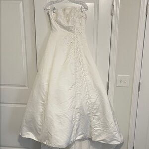 Private Label by G Elegant White Strapless wedding Gown
